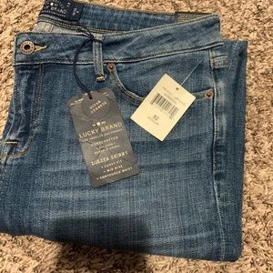 Brand New Lucky Brand jeans. Lolita Skinny, Women’s size 14/32 Regular.
